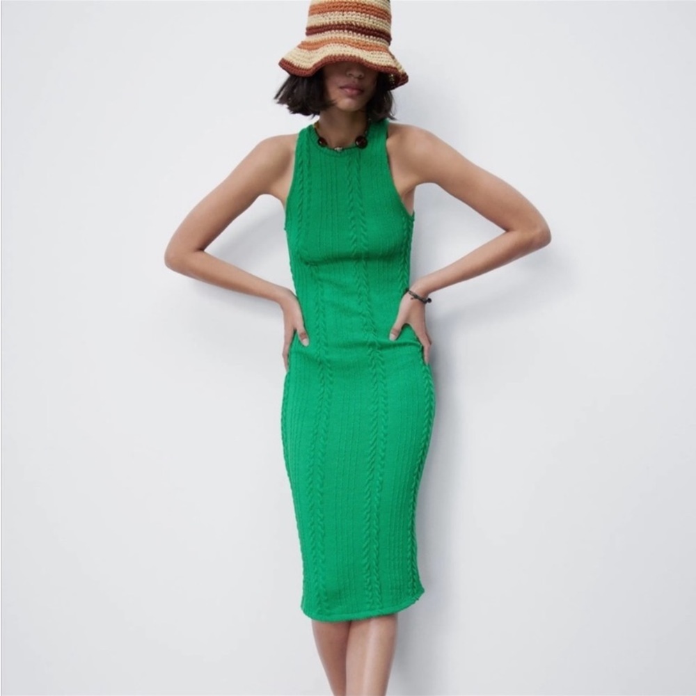 Zara Green Cable Knit Maxi 💚